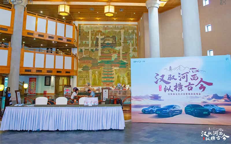 廣告物料制作會場布景舞臺搭建展位搭建舞臺燈光設(shè)備演藝音響高清LED屏